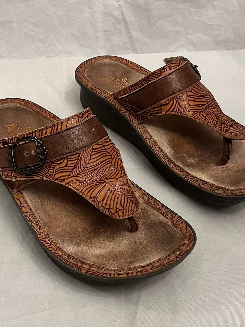 Algeria Brown Leather Printed Thong Sandals 35 5-5.5